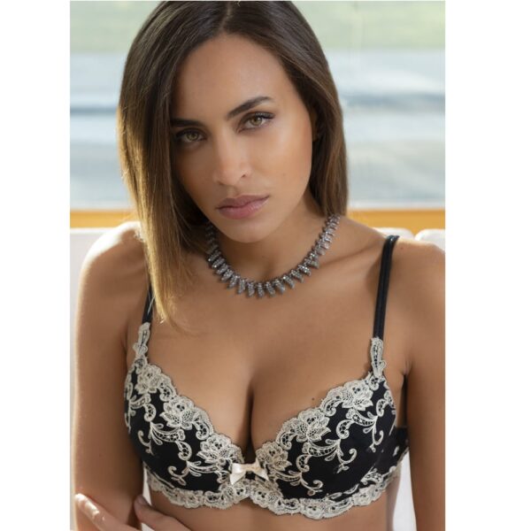 AMBRA Platinum Fashion Push up BH 0338F met uitneembare pads van stof
